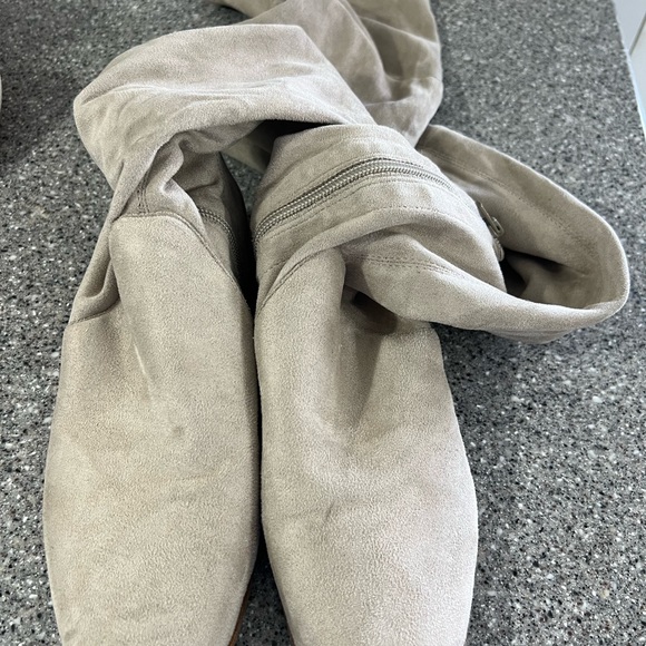 Over the knee boots - Picture 4 of 4